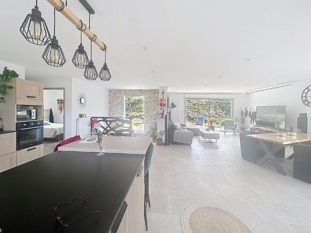 Maison 5 pièces, 155 m² à louer à La Bastide des Jourdans 84240