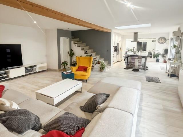 Maison 5 pièces 165 m²