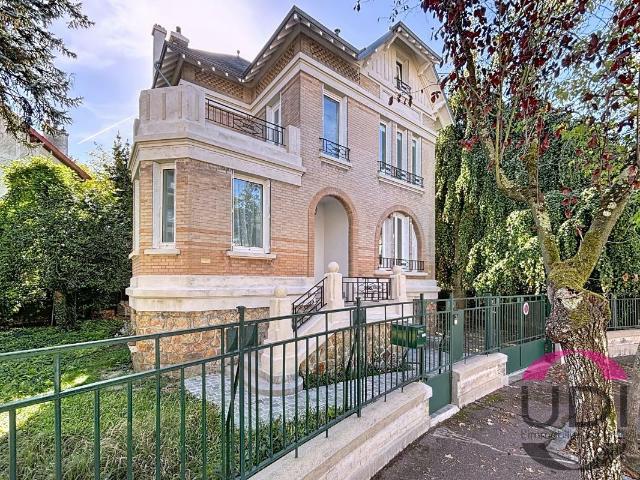 Maison 5 pièces 158 m²