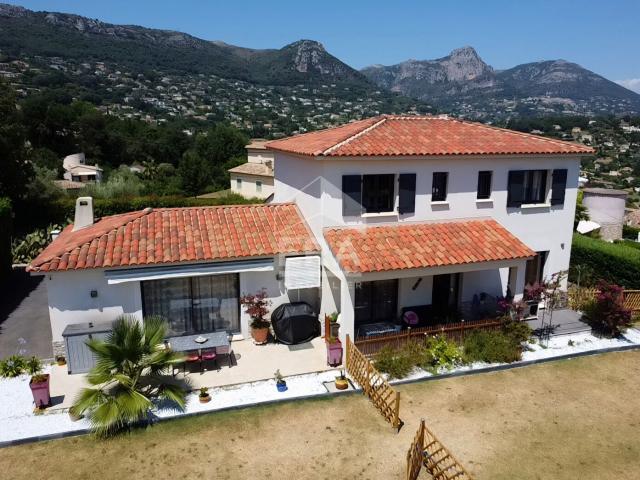 Maison 6 pièces 158 m²