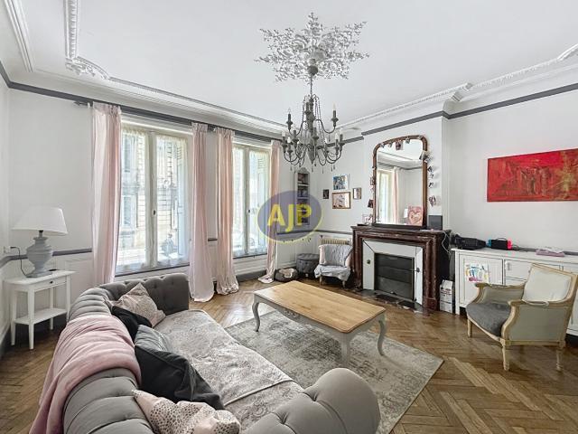 Maison 5 pièces 158 m²