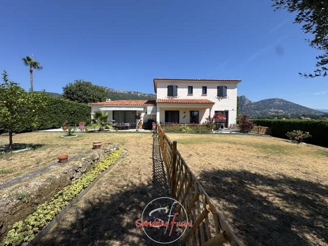 Maison 5 pièces 158 m²
