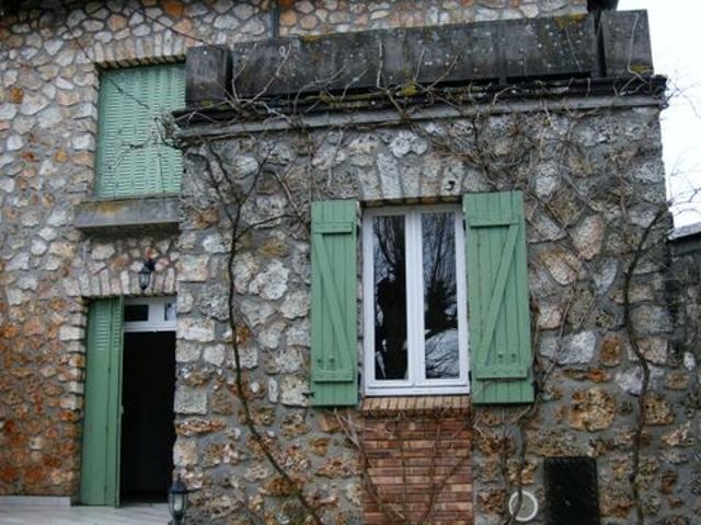 Maison 5 pièces, 159 m² à louer à Neauphle le Château 78640