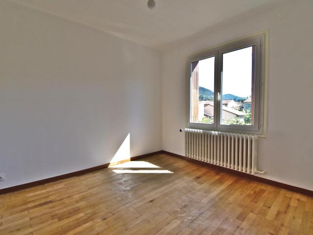 Maison 5 pièces, 150 m² à louer à Digne les Bains 04000