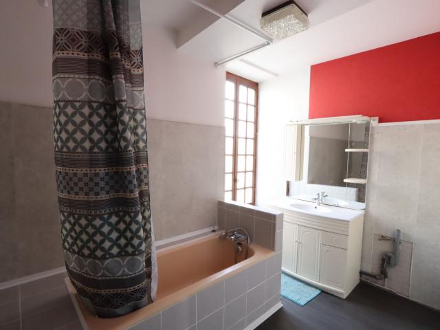 Maison 5 pièces, 150 m² à louer à Jouet sur l'Aubois 18320