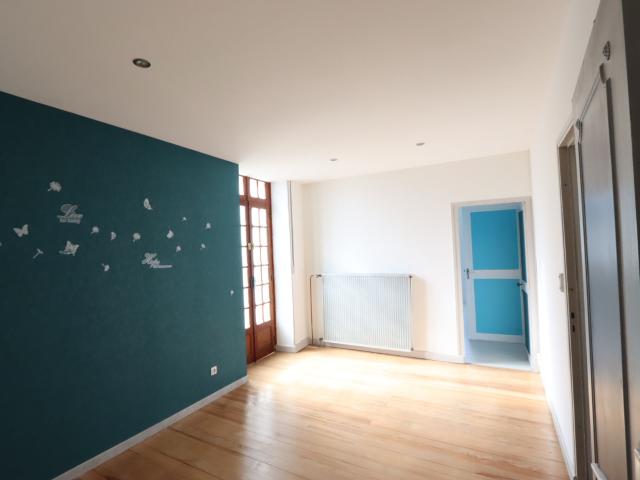 Maison 5 pièces, 150 m² à louer à Jouet sur l'Aubois 18320