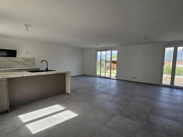 Maison 5 pièces, 150 m² à louer à Le Versoud 38420