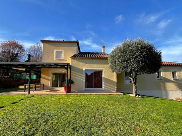 Maison 5 pièces 151 m²