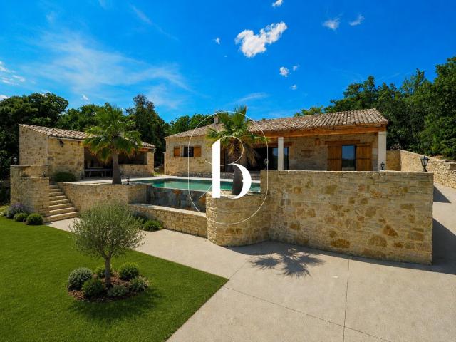 Maison 5 pièces 151 m²
