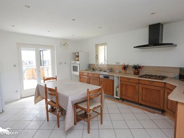 Maison 5 pièces 151 m²