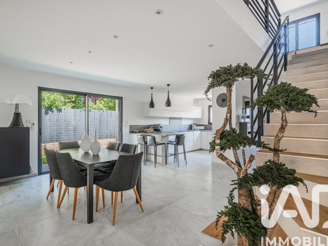 Maison 5 pièces 151 m²