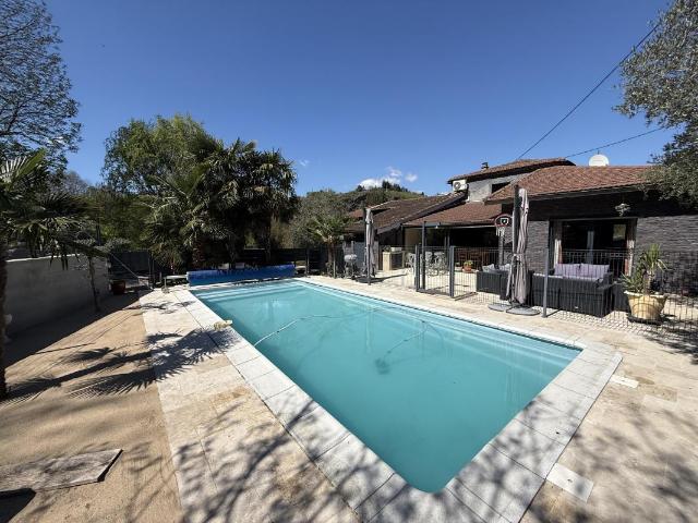 Maison 5 pièces 151 m²