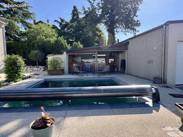 Maison 5 pièces 151 m²