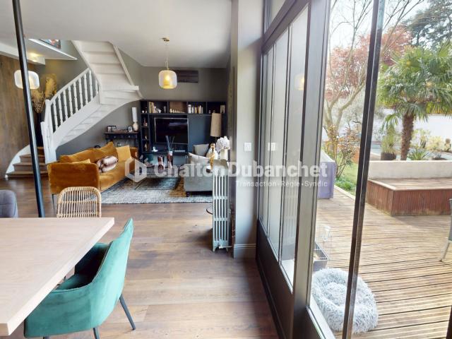 Maison 5 pièces 151 m²