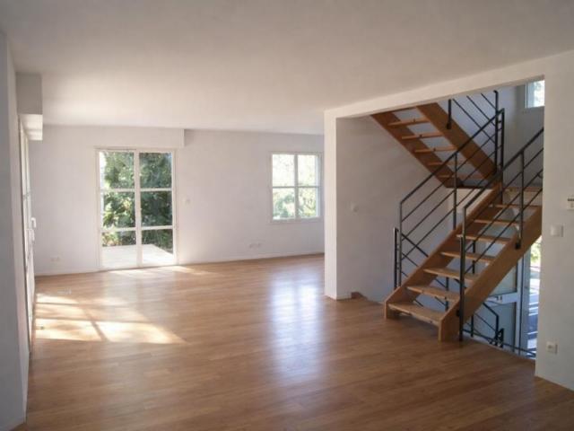 Maison 5 pièces, 151 m² à louer à Aigremont 78240