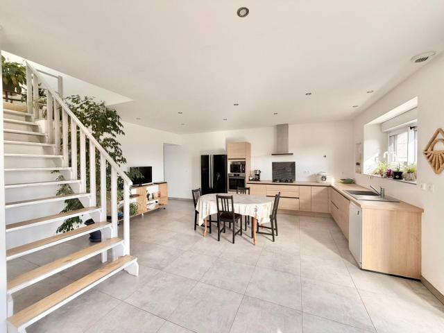 Maison 5 pièces 164 m²