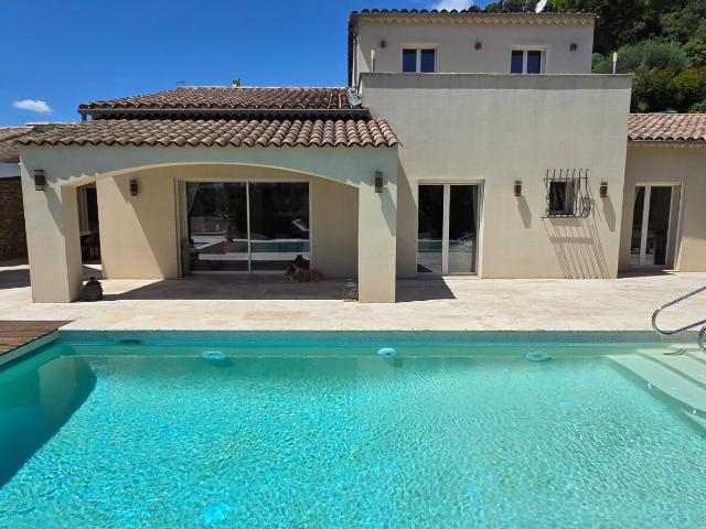 Maison 5 pièces 238 m²