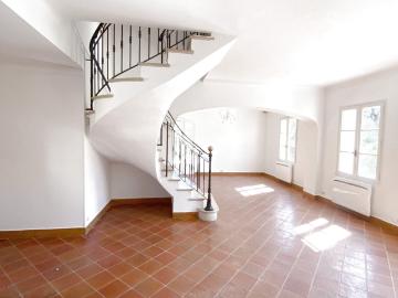 Maison 5 pièces, 167 m² à louer à Aubagne 13400