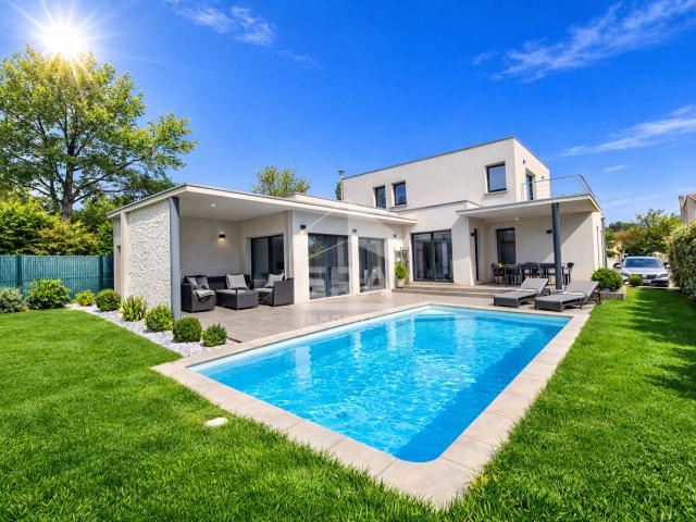 Maison 5 pièces 168 m²