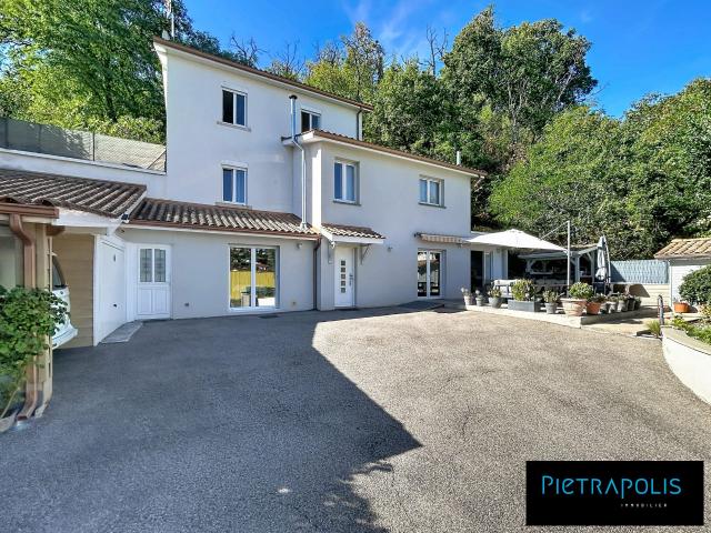 Maison 5 pièces 160 m²