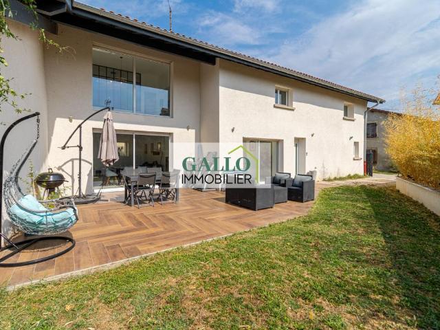 Maison 5 pièces 160 m²