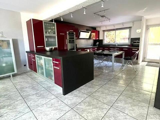 Maison 5 pièces 160 m²
