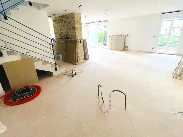 Maison 5 pièces, 160 m² à louer à Mouans Sartoux 06370