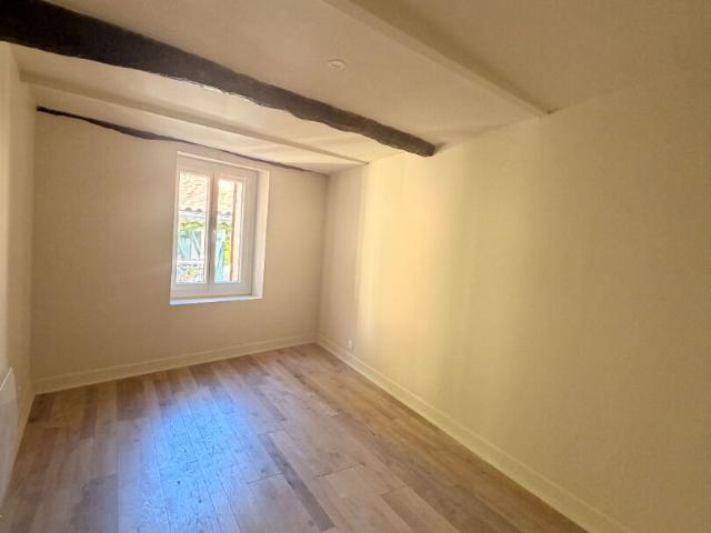 Maison 5 pièces, 161 m² à louer à La Roquebrussanne 83136
