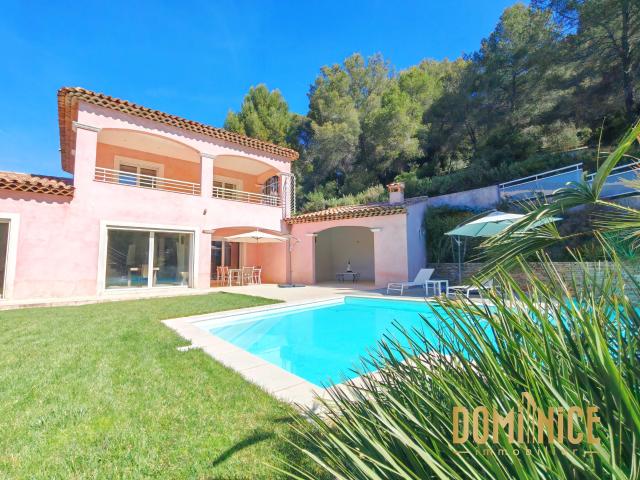 Maison 5 pièces 174 m²