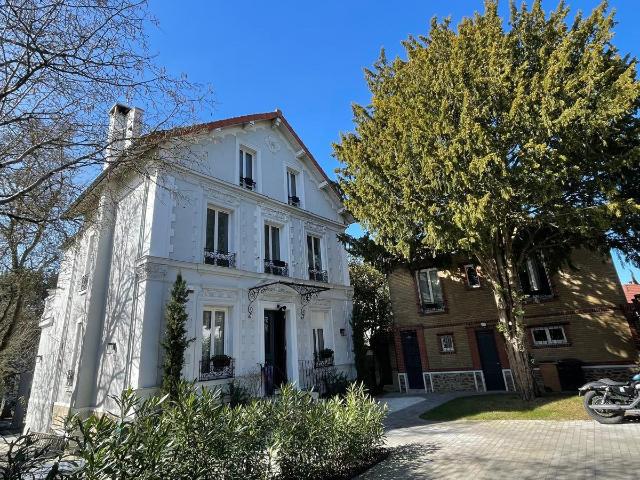 Maison 6 pièces 220 m²