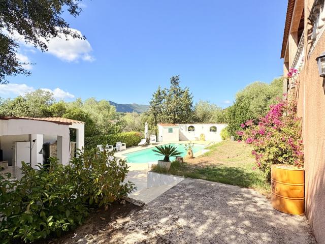 Maison 5 pièces 177 m²