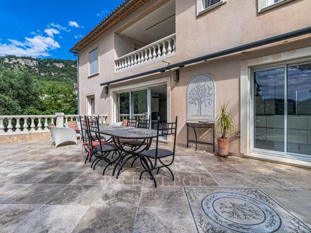 Maison 5 pièces 179 m²