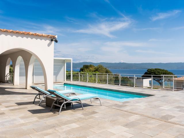 Maison 7 pièces 300 m²