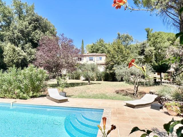 Maison 5 pièces 184 m²