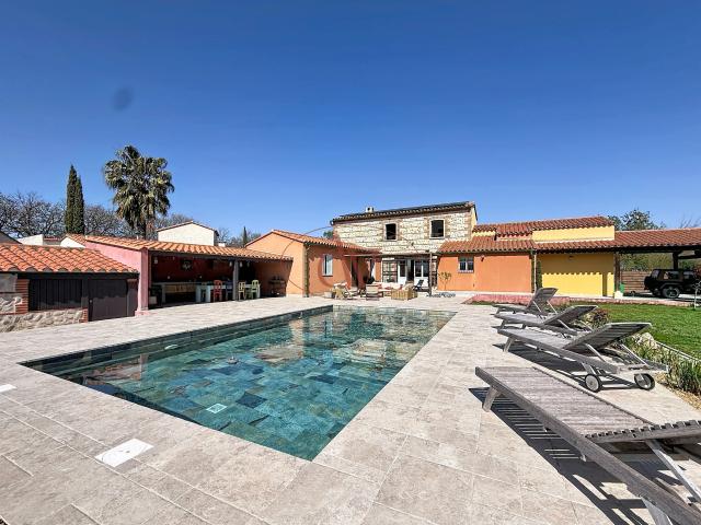 Maison 5 pièces 185 m²