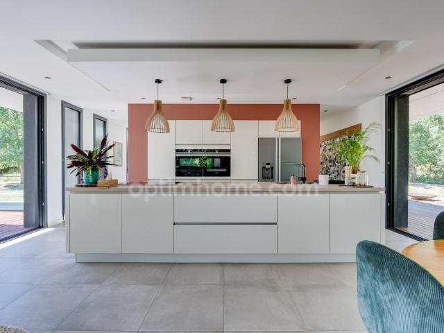 Maison 5 pièces 185 m², terrain 2500 m²