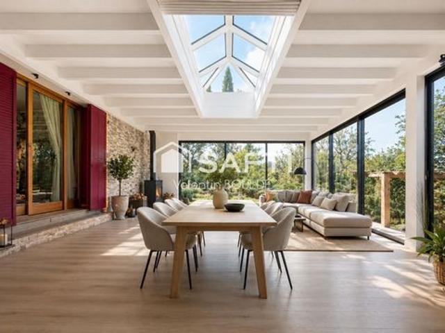 MAISON 5 PIÈCES – 186 m² – TRETS