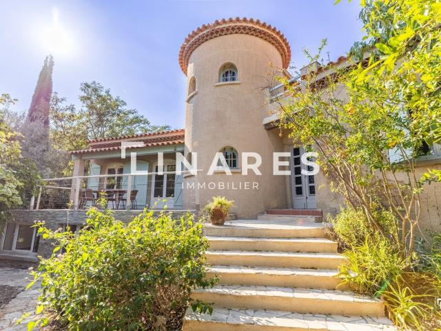 Maison 5 pièces 238 m²