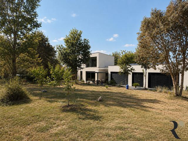 Maison 5 pièces 180 m²