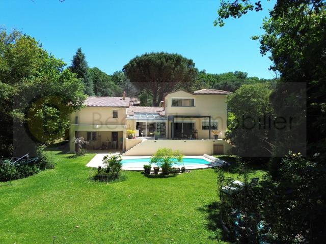 Maison 5 pièces 180 m²