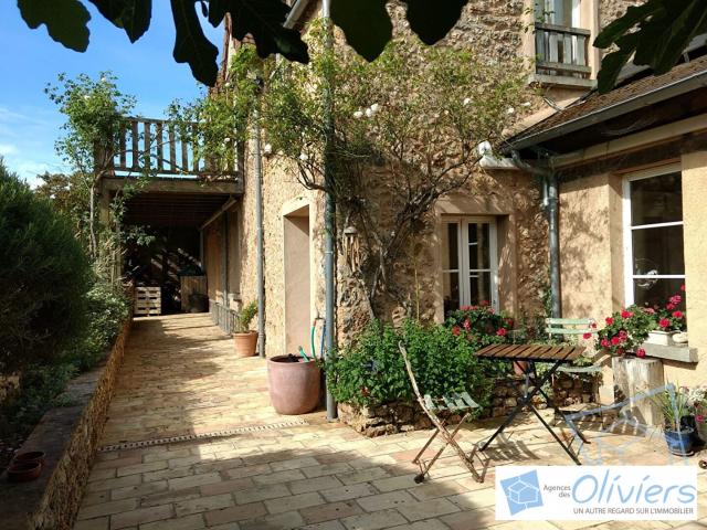 Maison 5 pièces 180 m²