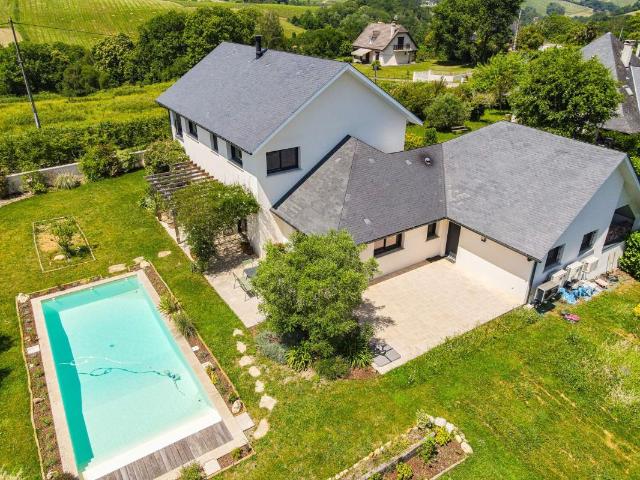 Maison 5 pièces 180 m²