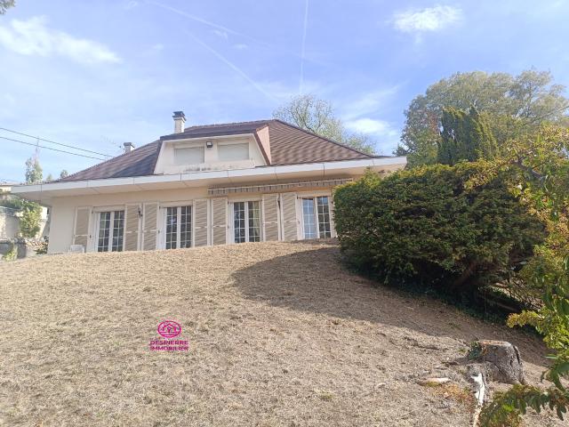 Maison 5 pièces 180 m²