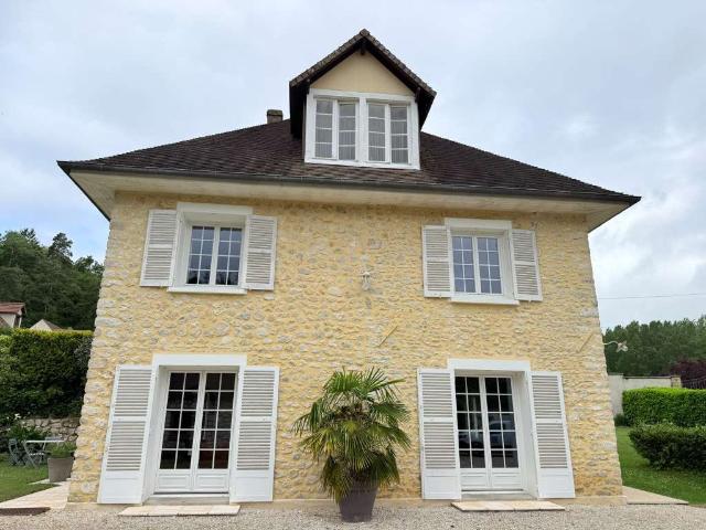 Maison 5 pièces 180 m²