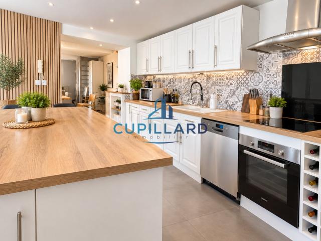 Maison 5 pièces 180 m²
