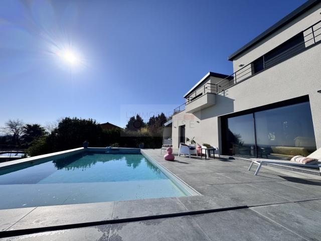 Maison 5 pièces 180 m²