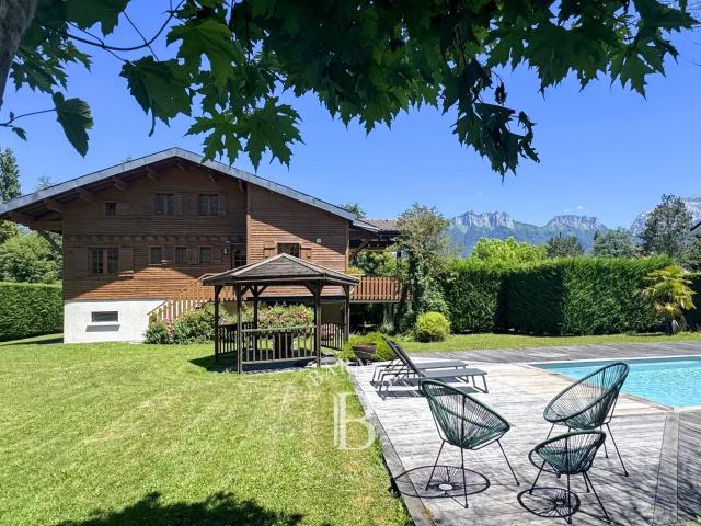 Maison 5 pièces 180 m²