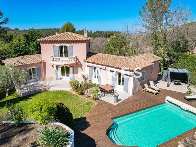 Maison 5 pièces 180 m²
