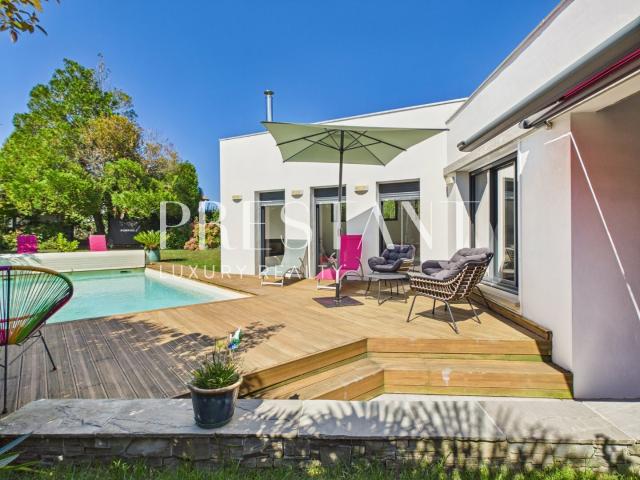Maison 5 pièces 180 m²