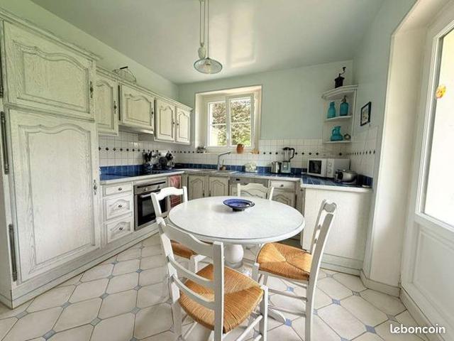Maison 5 pièces 180 m²